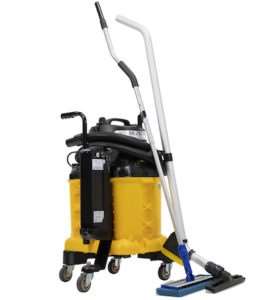 Image de DEMONSTRATION UNIVAC SYSTEME DE LAVAGE DES SOLS A BATTERIE