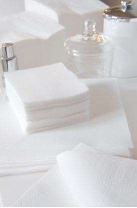 Image de SERV OUATE 1P 30X30 BLANCHE (Colis de 3200)